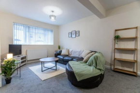 Deacon Street-3 Bedroom, Sleeps 7, Long Stay Disc, Parking